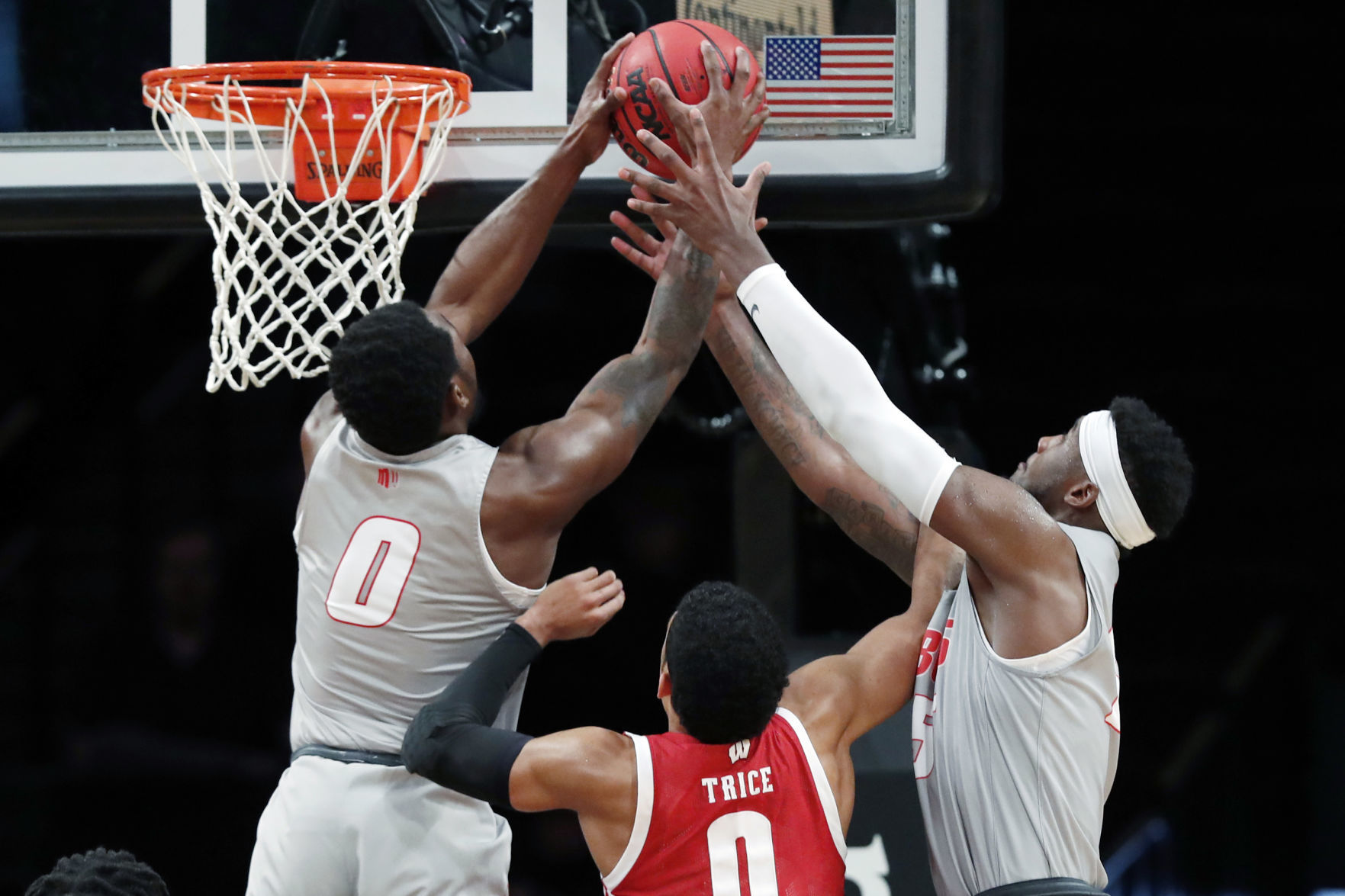 Lobos 59, Badgers 50